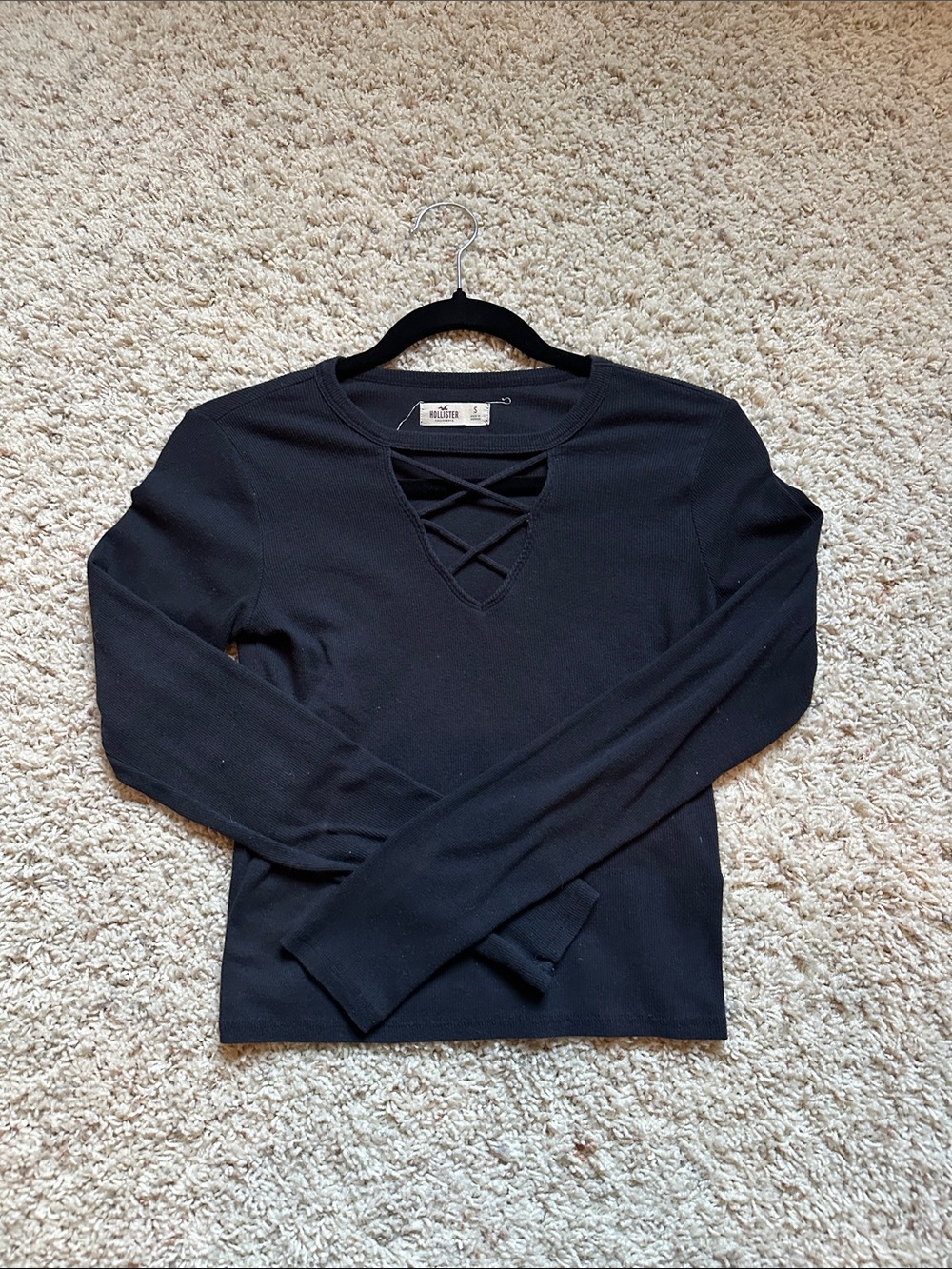 Hollister Black Crisscross Lace-Up Women's ribbed cropped shirt